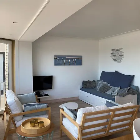 Viking 501 With Beautiful Sea Views 아파트 니우포르트